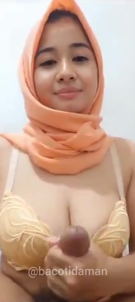 Mirip Laudya Cynthia Bella Pengocok Kontol Yang Handal