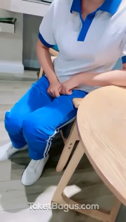 Gak mampu bayar kok murid smp bayarnya pakek memek