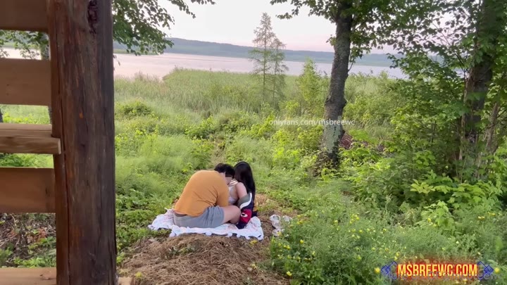 Msbreewc ngewe di semak-semak