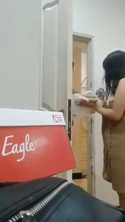 Siskaeee bugil depan kang paket