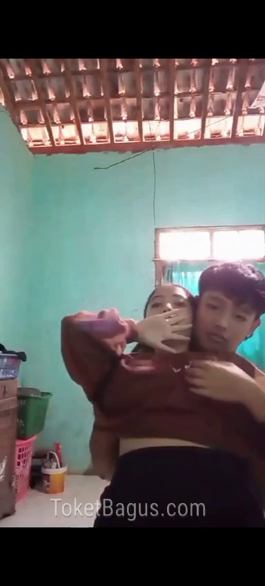 Kakak adek berbuat mesum ngentot saat rumah sepi