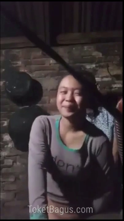 Bokep viral sedarah kakak adek ngewe di dapur nenek